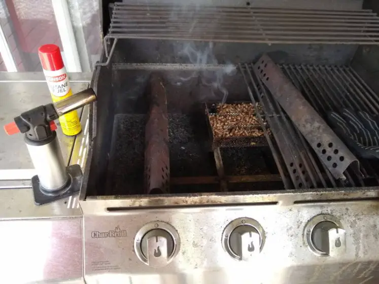How To Make a Gas Grill Taste Like Charcoal (6 Methods) Pioneer Smoke