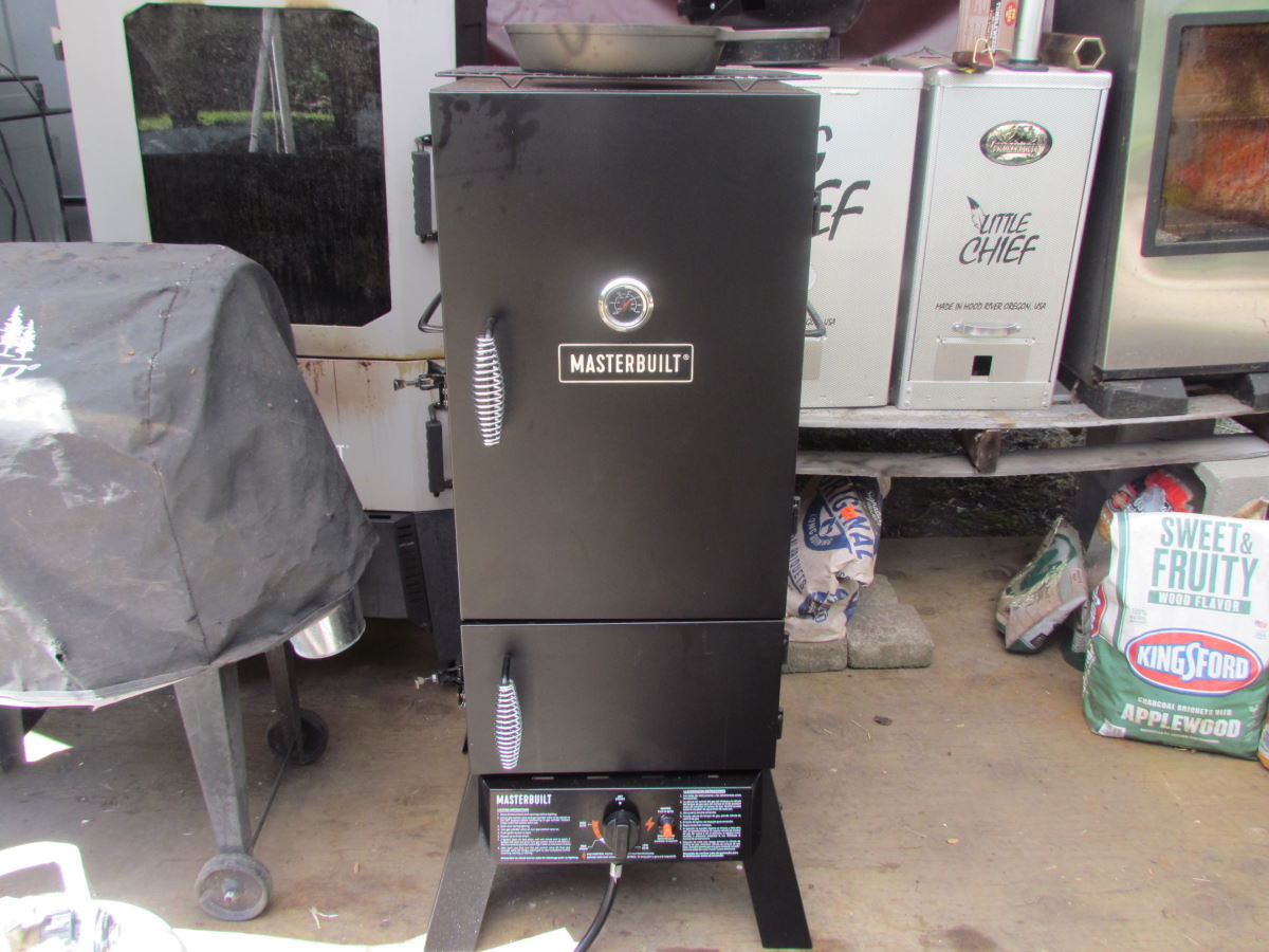 How to use a Masterbuilt Propane Smoker