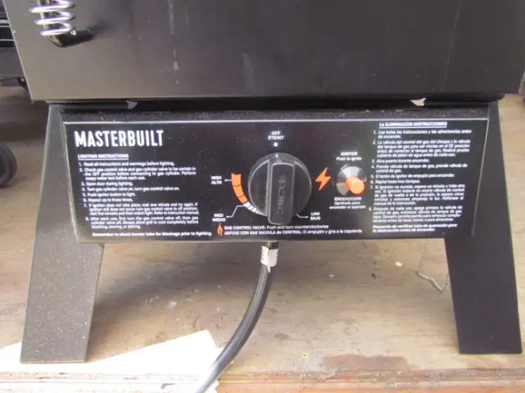 How to use a Masterbuilt Propane Smoker A Beginners Guide Pioneer