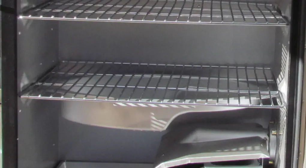 How to use a Masterbuilt Electric Smoker A Beginners Guide Pioneer