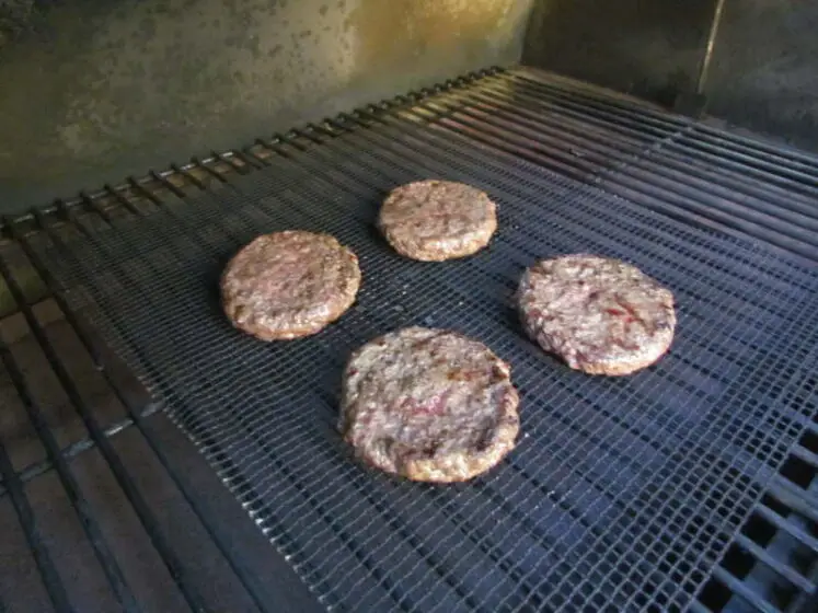What Temperature Do You Cook Hamburgers on a Pellet Grill Pioneer