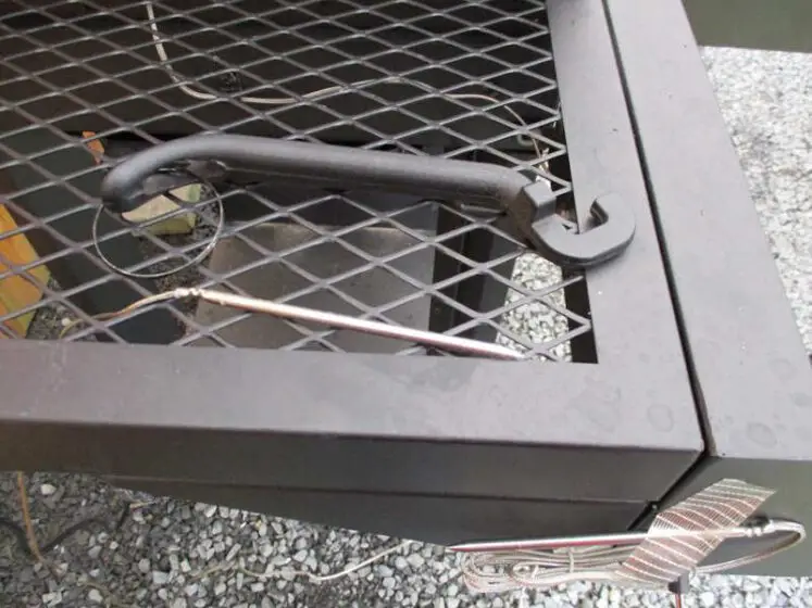 Oklahoma Joe's Tahoma 900 Review Top AutoFeed Charcoal Smoker